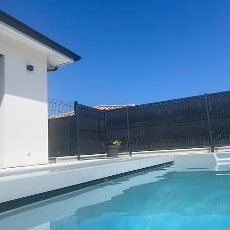 Casa de Férias Avec Piscine Privee Mios